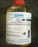 vinylPflege500ml 500 ml Flasche Vinyl Pflege von OM – transparentes Pflegemittel für Kunstleder und Vinyl.