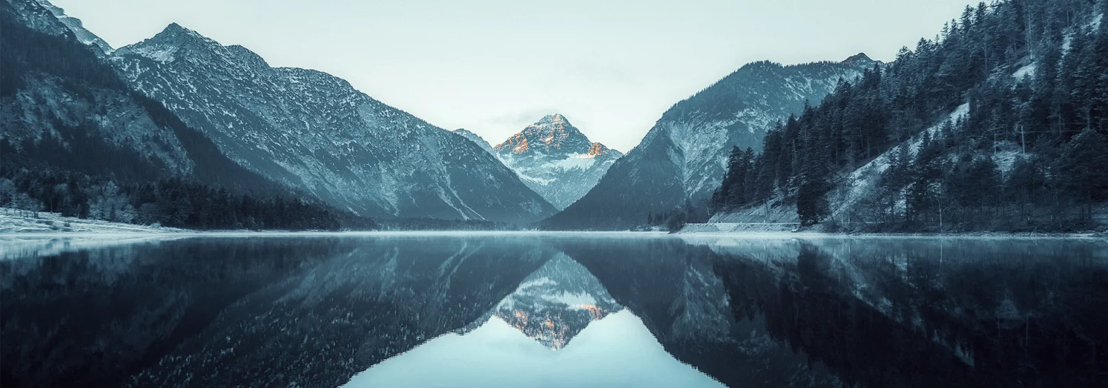 Berge mit See